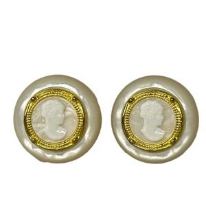 Vintage Acrylic Cameo Clip On Earrings